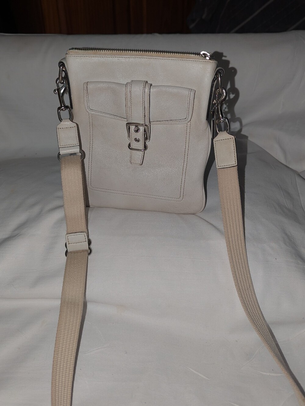 Coach Off White Leather Buckle Front Pocket Swing pack Crossbody Bag